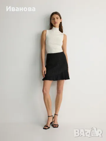 REZERVED Черна пола с плисирани краища, снимка 2 - Поли - 49607445