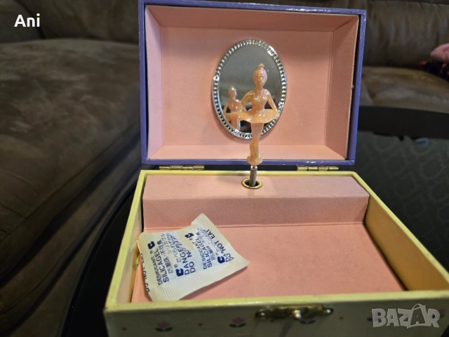 Музикална бижутерна кутия /2/, снимка 2 - Други - 51514300