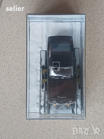 Колекционерски модел на Aston Martin V8 Vantage в мащаб 1:43, пресъздаващ емблематична сцена от филм, снимка 4 - Колекции - 53450849