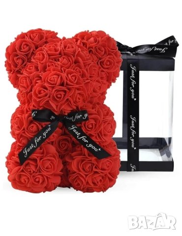 Мече от червени рози в луксозна кутия с панделка 