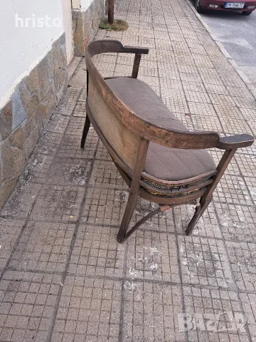 Ретро канапе запазено