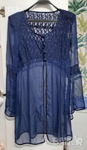 Продавам дамски комплект от дантелена рокла и горнище от тюл!, снимка 2 - Рокли - 51951896
