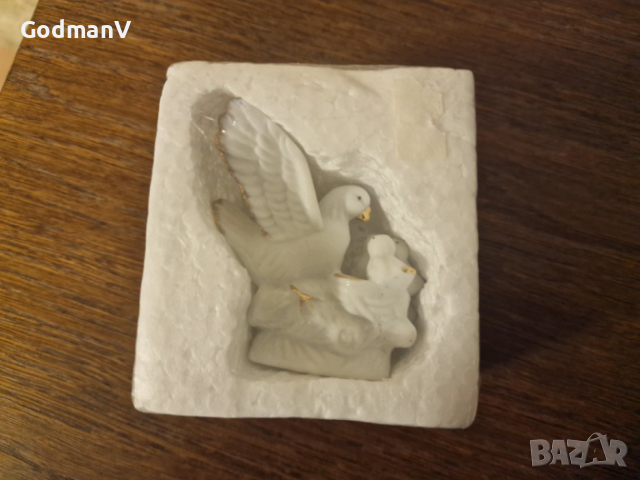 🕊️✨ Порцеланова статуетка „Гълъби“