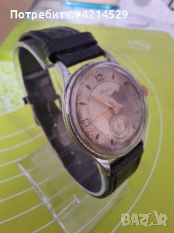 Съветски часовник, снимка 2 - Антикварни и старинни предмети - 51632919