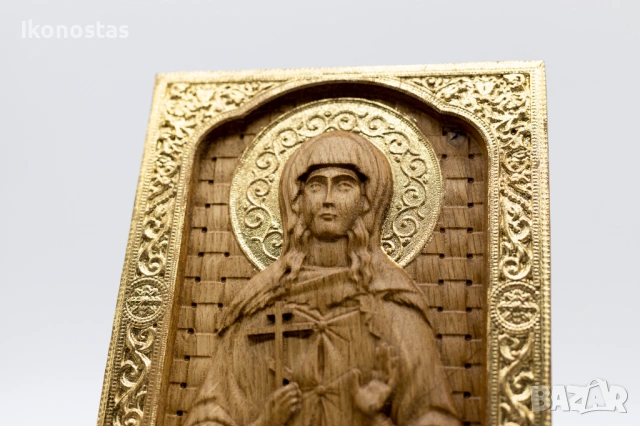 Позлатена релефна икона на Света Петка от масивен дъб, снимка 7 - Икони - 53224254