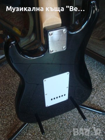 Електрическа китара, снимка 10 - Китари - 42000392