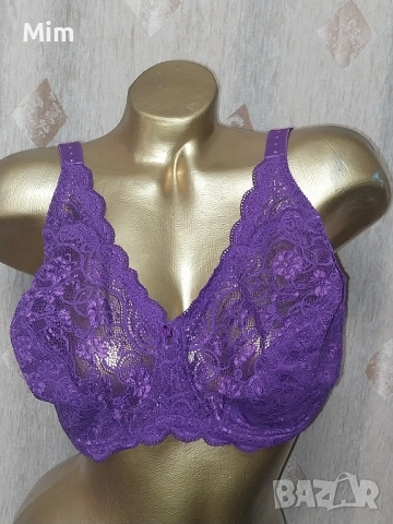 Triumph 90 F Дантелен сутиен бордо 