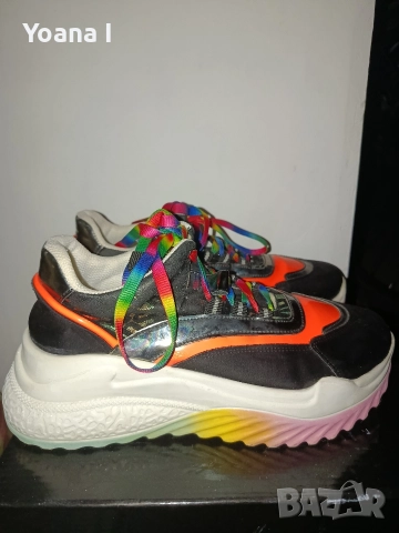 Дамски шарени маратонки 