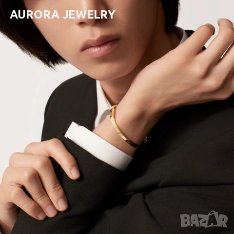 CARTIER Gold Love Classic Small Model Гривна с Отверка, снимка 9 - Гривни - 52830576