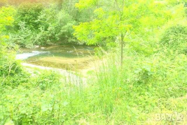 Продавам имот до река в гр.Тетевен ,вилна зона, снимка 1