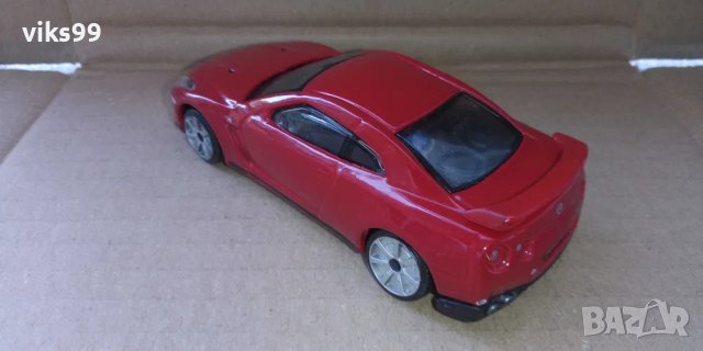 Bburago Nissan GT-R 2009 - 1:43, снимка 3 - Колекции - 40650791