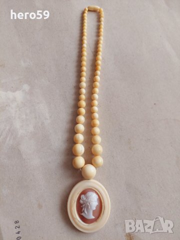 Старо антикварно колие,медальон от слонова кост и коралова камея 19 век , снимка 3 - Колиета, медальони, синджири - 44327316