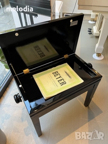 Нов италиански стол за пиано DISCACCIATI - 109 с кутия за ноти, снимка 3 - Пиана - 52814129