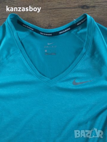 nike - страхотна дамска тениска КАТО НОВА , снимка 3 - Тениски - 41591930