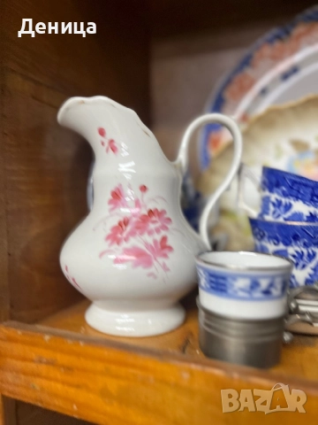 Един винтидж разкош💗 Порцеланова кана за вода Вместимост-500/600 мл и височина-17 см Ръчно рисувана, снимка 4 - Аксесоари за кухня - 51503518