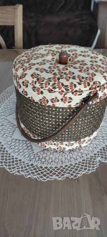 Кош за съхранение на шивашки материали* С над 70 броя макари , снимка 2 - Други стоки за дома - 53219890