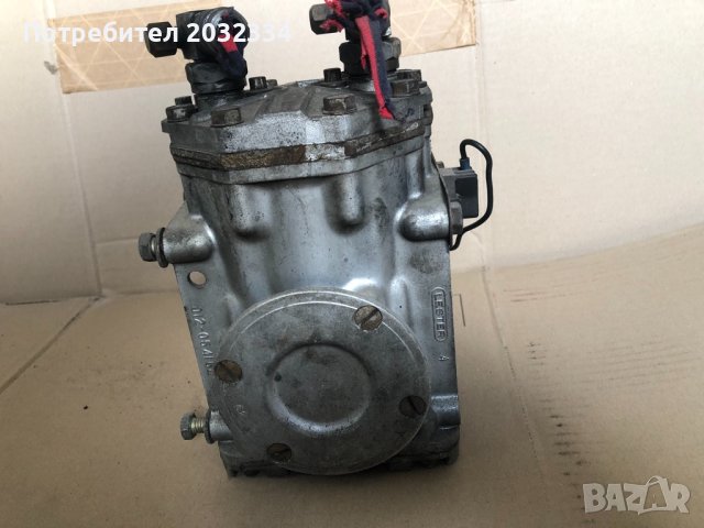 Мерцедес 280SE 300SE компресор за климатик W108 W110 W111 W112 W116, снимка 2 - Части - 41814451