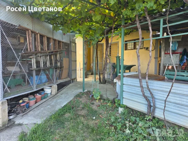 🏡 ПРОДАВА СЕ ВИЛА КРАЙ ЧЕРВЕН БРЯГ – 90 КВ.М. + 1000 КВ.М. ДВОР, снимка 16 - Вили - 56138114