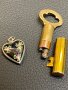Старинен медальон сърце стара запалка бензинова ключ, снимка 1