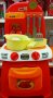 Детска пластмасова кухня с аксесоари с звук и светлина Червена мини, снимка 1