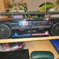 Продавам двукасетъчен радио касетофон VINTAGE INTERNATIONAL AK-21 RADIO STEREO, снимка 1 - Радиокасетофони, транзистори - 39060781