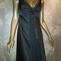 Черна сатенена рокля до коляното ХС,С, снимка 1 - Рокли - 36242394