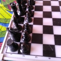 Шах с фигури и професионална дъска от 70-те години., снимка 2 - Шах и табла - 39967228