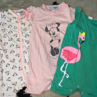 Пижами H&M 12-18м+Подарък, снимка 1 - Бебешки пижами - 23835222