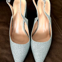 Комплект дамски официални обувки и малка чантичка тип „портмоне”., снимка 1 - Дамски елегантни обувки - 44826105