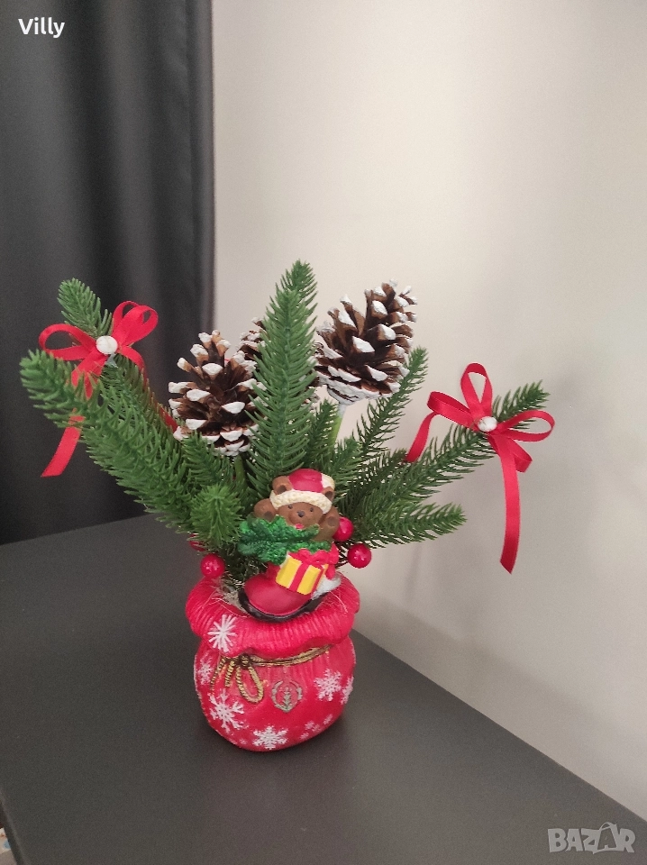 Коледна декорация - кашпа с мече и шишарки, снимка 1