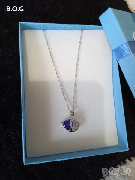 Ново, сребърно колие със сърце. В кутия за подарък., снимка 1