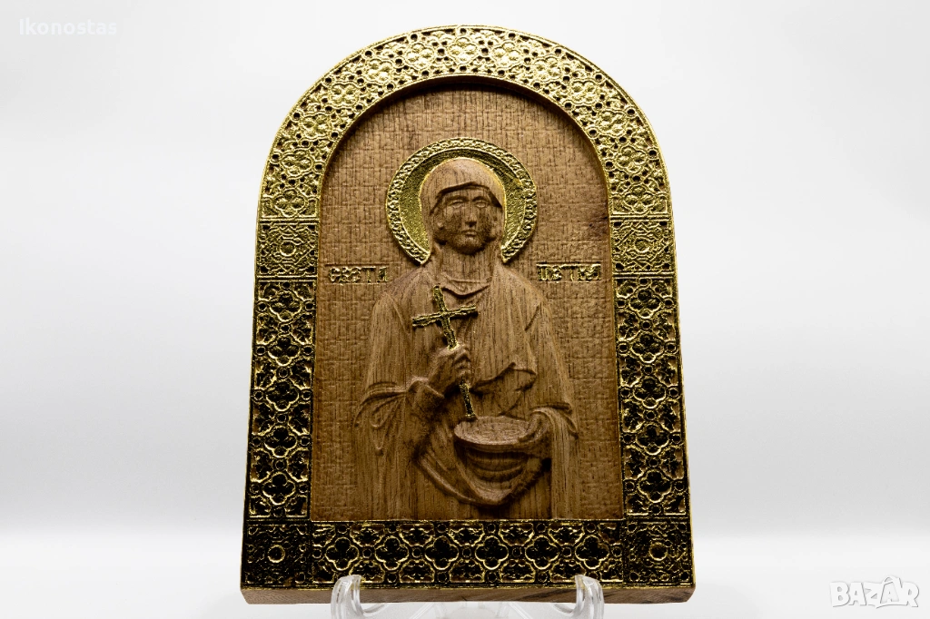 Релефна икона на Света Петка Българска – позлатена, от дъб, снимка 1