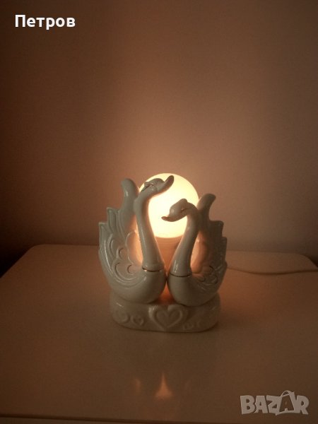Настолна лампа .Композиция лебеди., снимка 1