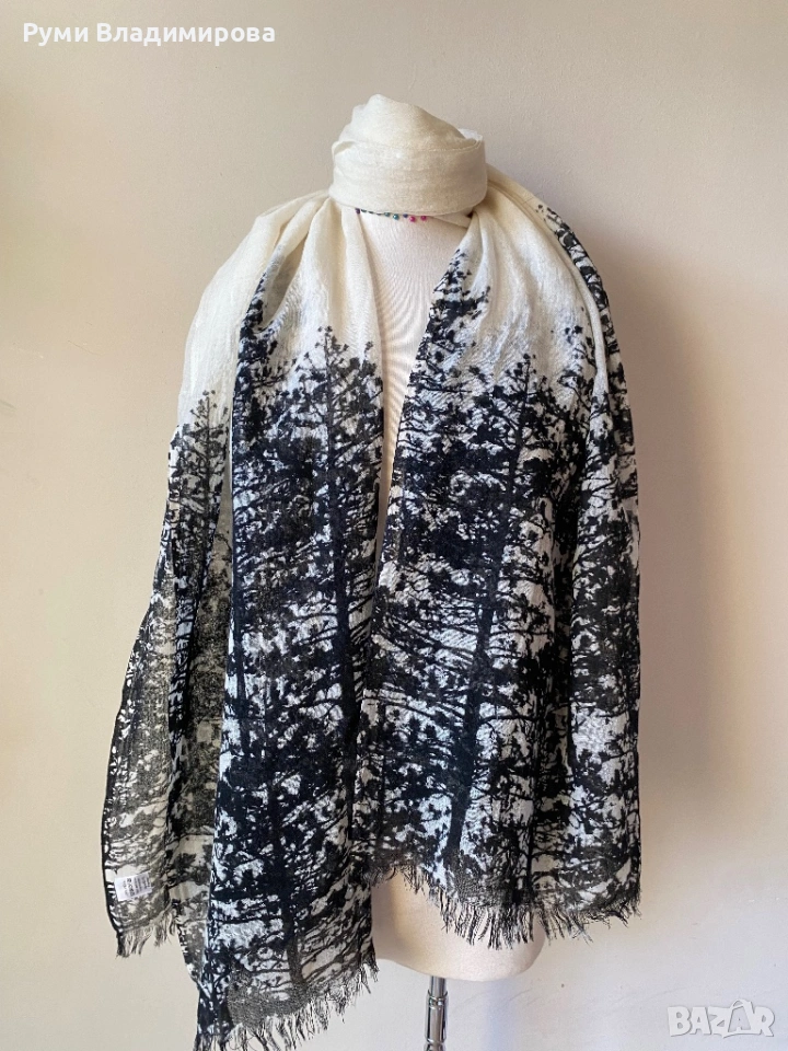 Шал в екрю с принт на борове от 100 % вълна, снимка 1