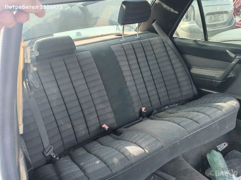 Задни седалки с подглавници от Мерцедес 190 , снимка 1