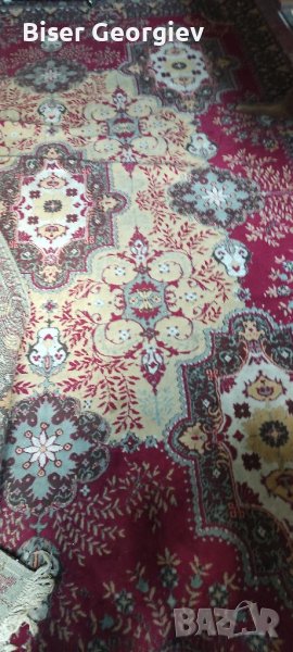 Персиски килим оригинал много запазен и никакви дефекти размери 3.35 на2.30 см хубава шарка , снимка 1