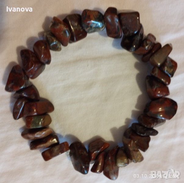 Продавам две гривни от червено-кафяв яспис с включвания, снимка 1