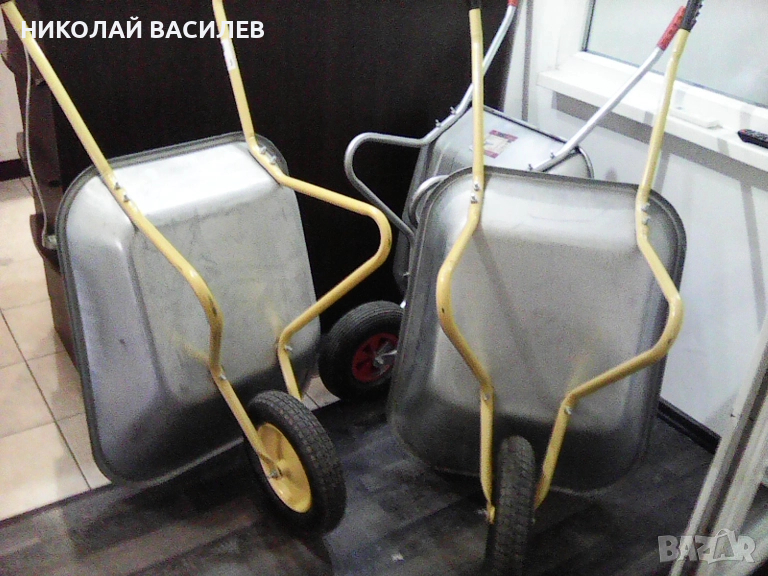 Запазена  количка  -  Като  нова  - 3  броя  ., снимка 1