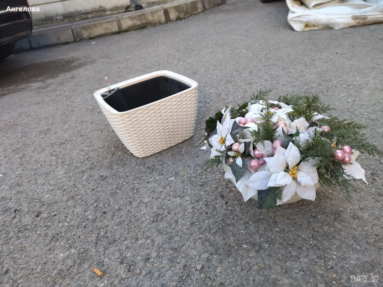 Саксия с изкуствени цветя, снимка 1