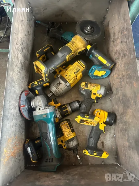 Бързо зарядно Makita и DeWALT,ъглошлайф,циркуляр,винтоверт,ренде,трион, снимка 1