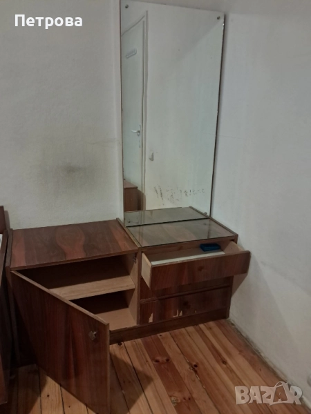 продавам тоалетка с огледало , снимка 1