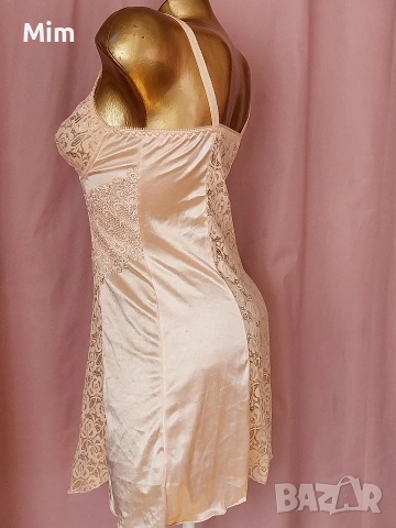 XS /S Розова нощница от сатен и дантела , снимка 5 - Нощници - 53842970