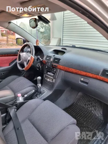 Toyota Avensis 2.0, снимка 10 - Автомобили и джипове - 55708099