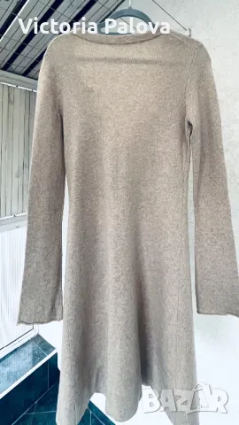 Зимна рокля модерен цвят светъл беж 100% кашмир
