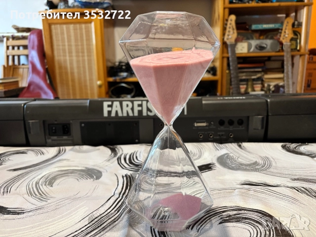 Розов пясъчен часовник