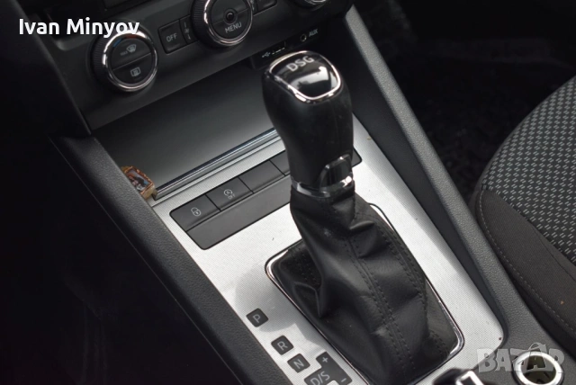 Skoda Octavia 1.6 DSG, снимка 10 - Автомобили и джипове - 53699383