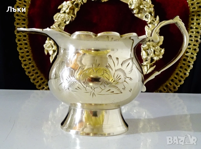 Викторианска бронзова кана,каничка,гравирана. , снимка 6 - Антикварни и старинни предмети - 52417332