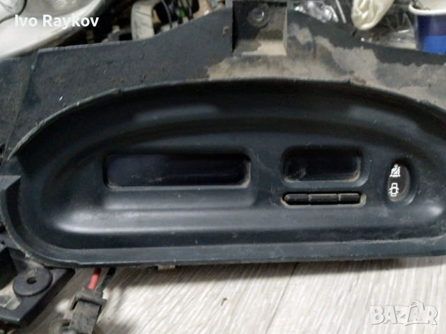 Дисплей часовник за RENAULT MEGANE I , снимка 2 - Части - 53109449