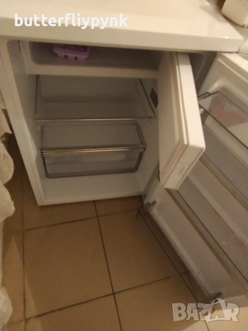 Малък хладилник , снимка 2 - Хладилници - 53475036
