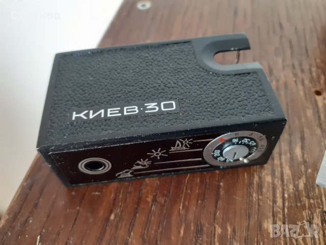 Фотоапарати Киев 30,Киев 303 СССР, снимка 8 - Фотоапарати - 44224751
